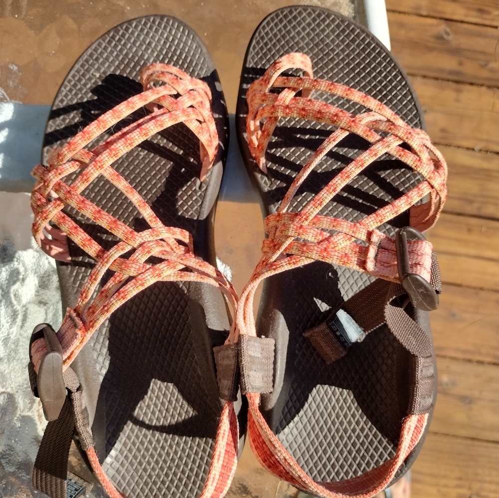 Chaco ZX3 women Size 9 Peach Orange Brown